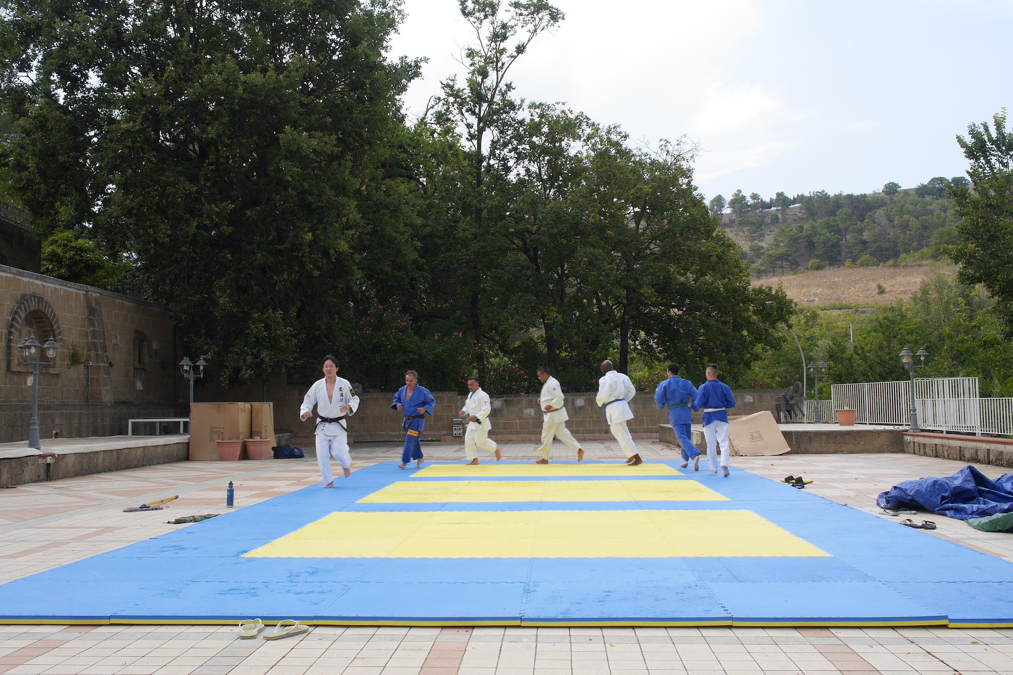 Primo agosto 2020. Allenamento all’aperto nella zona collinare di Casertavecchia durante la pandemia del Covid-19, Italia.