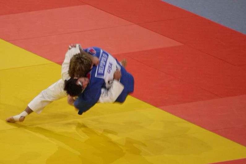 Ura nage (back hugging throw)