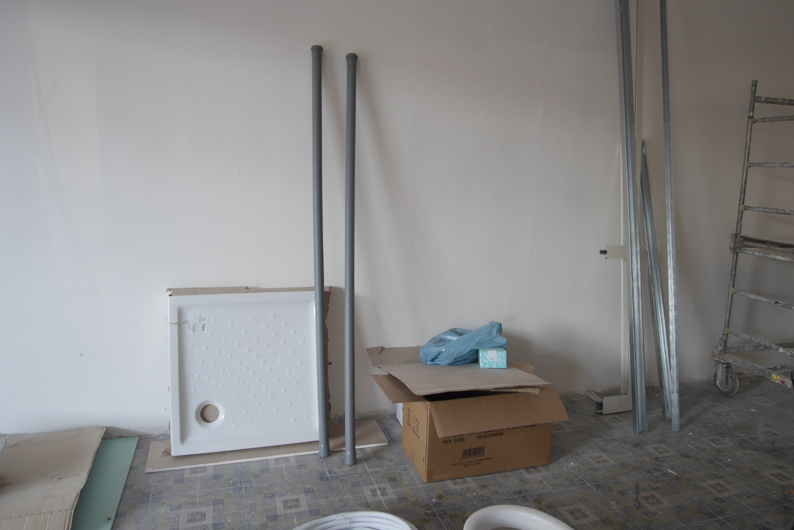 Shower plates and PVC pipes